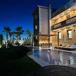 With Private Pool Vila
