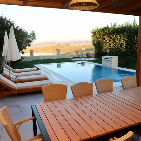 Villa With Private Pool *