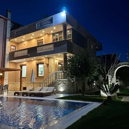 Villa With Private Pool Durres