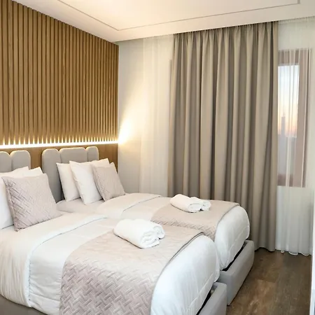 With Private Pool فيلة