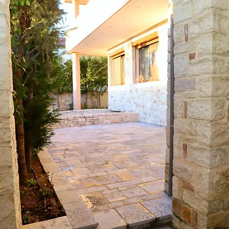 Villa With Private Pool Durres