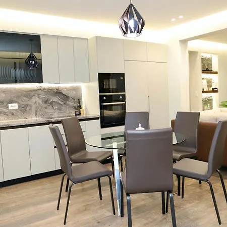 With Private Pool دراس