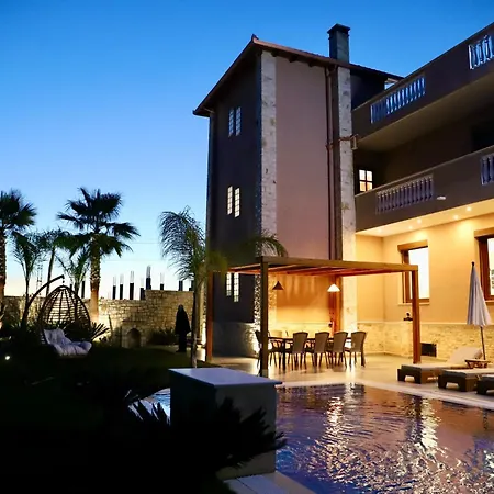 With Private Pool *