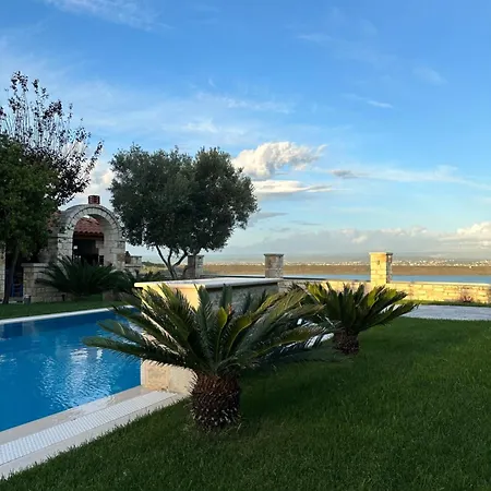 Villa With Private Pool Durrës